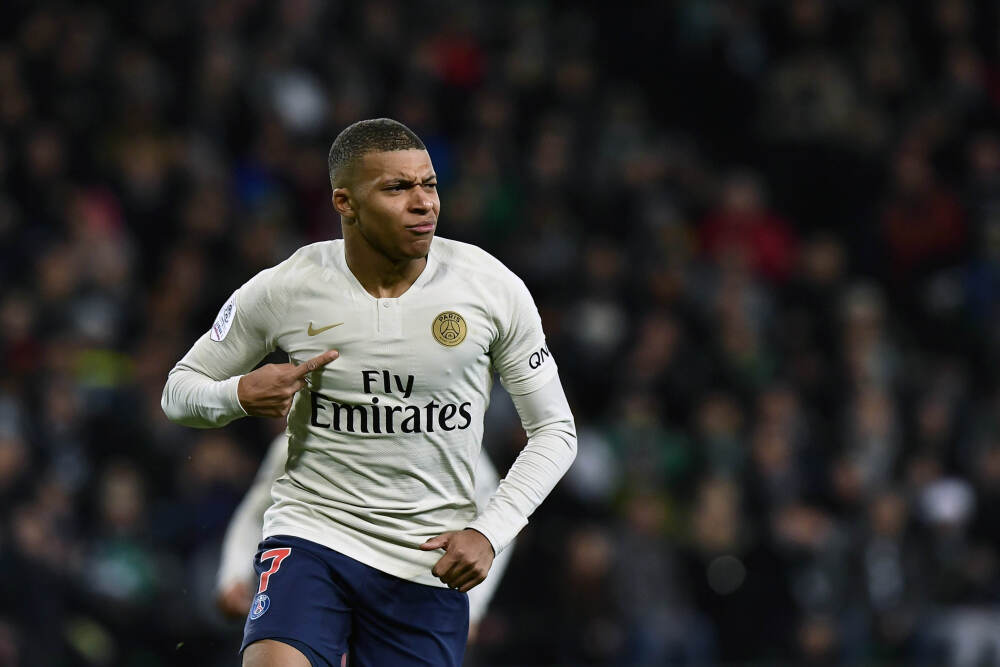 记者：曼城正与伯恩茅斯正式谈判塞梅尼奥，以敲定球员转会